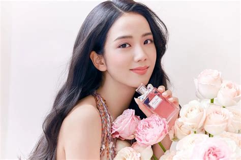 jisoo perfume dior|Jisoo christian Dior.